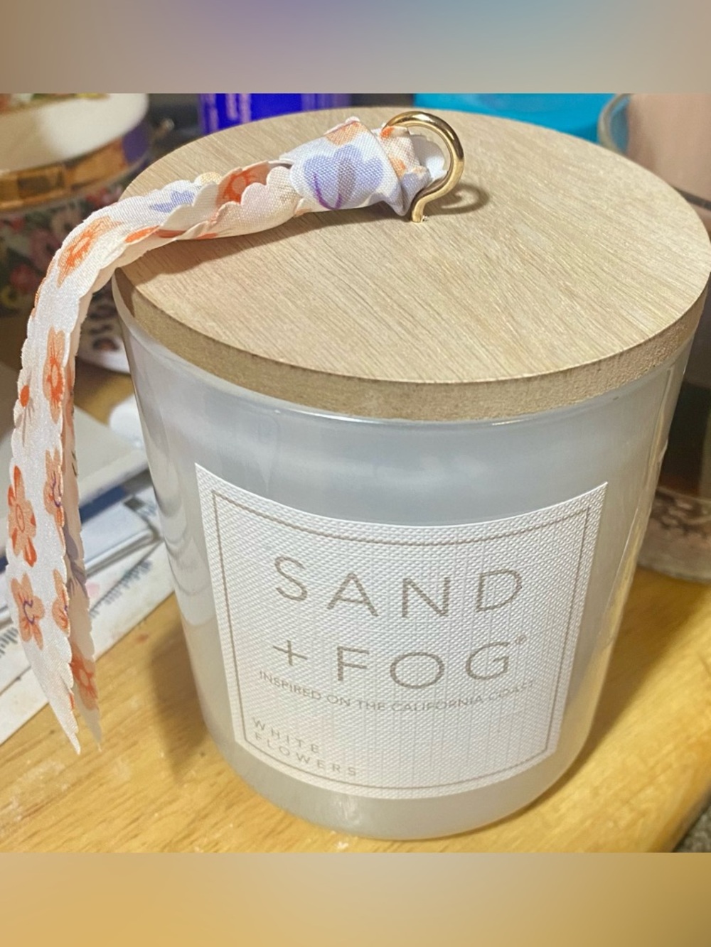 Sand + Fog White Flowers Scented Candle - Frosted Glass with Wood Lid